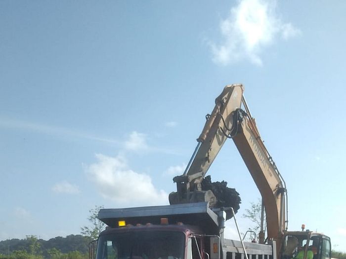 Acarreos Panamá - Volquete, Equipo pesado, Mudanzas y acarreos en Panamá Vehiculos de transporte en Panamá