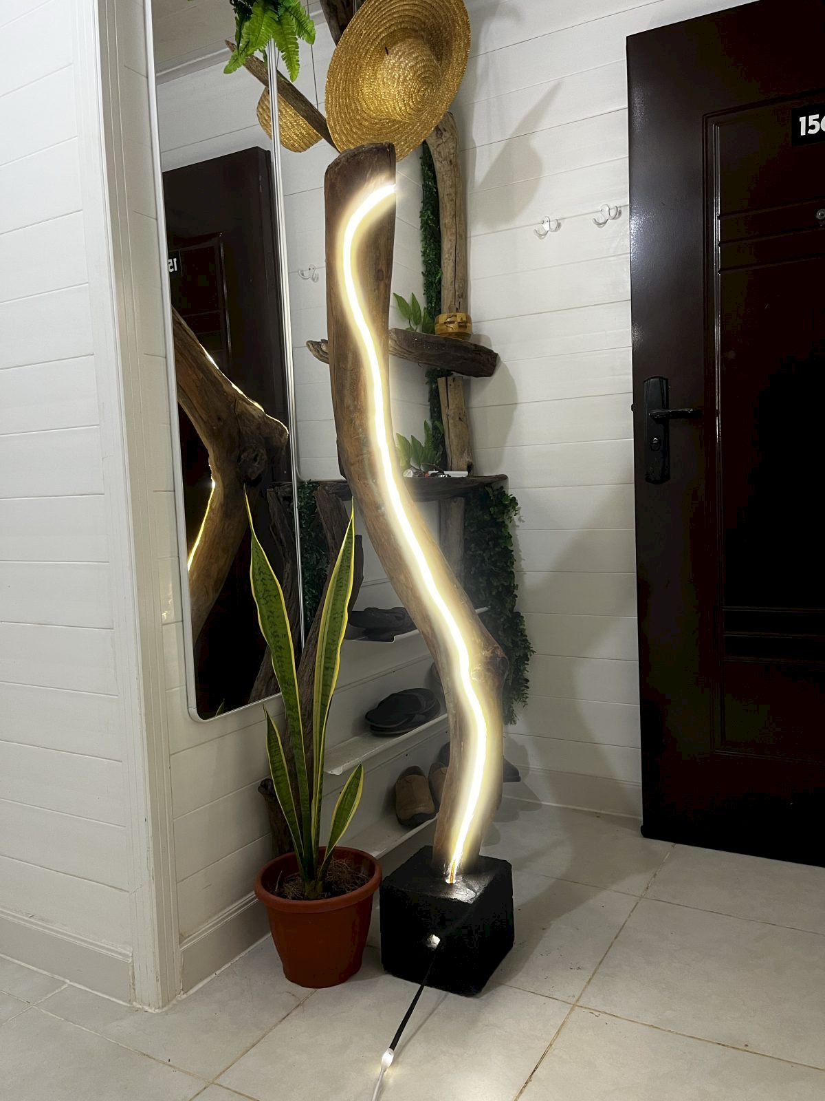 Lámpara de piso Ola Nocturna · 140 cm, luz cálida
