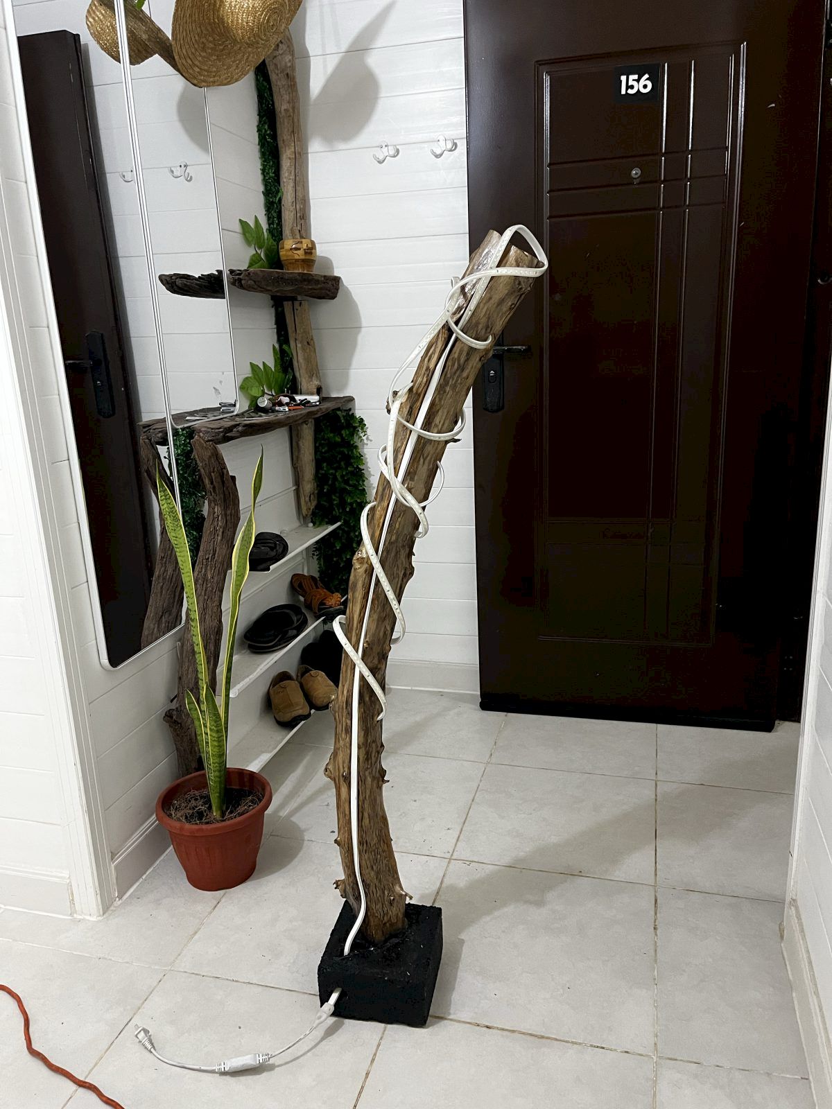 Lámpara de piso Hilo de Luz · 150 cm, luz cálida