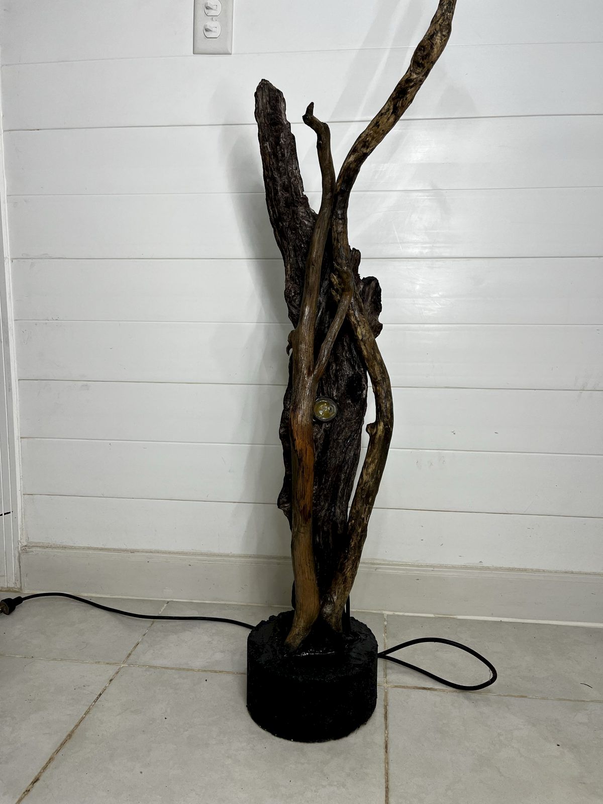 Lámpara de piso Dos Mástiles · 160 cm, luz cálida